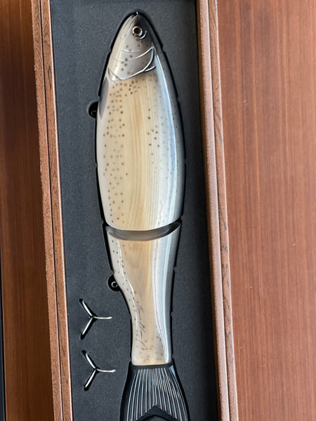 07E8889B-1895-4B41-8669-